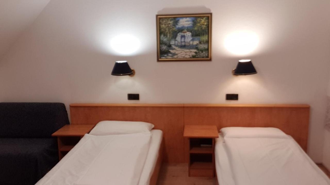 Hotel Gaya Bad Soden am Taunus Esterno foto